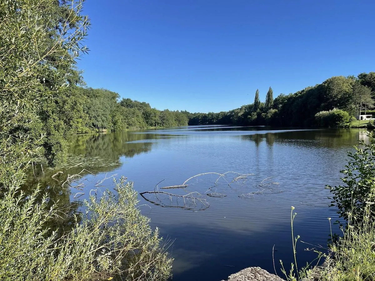 Gite Du Vieux Morat Saint-Bonnet-Troncais 0*,  France